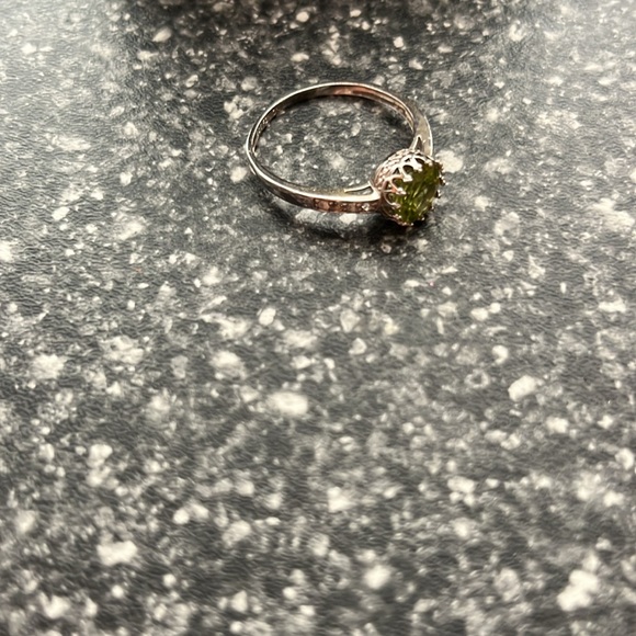 Peridot Ring - Picture 2 of 3